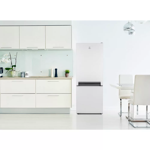 Холодильник Indesit LI6S1EW (160см) білий 72724 фото